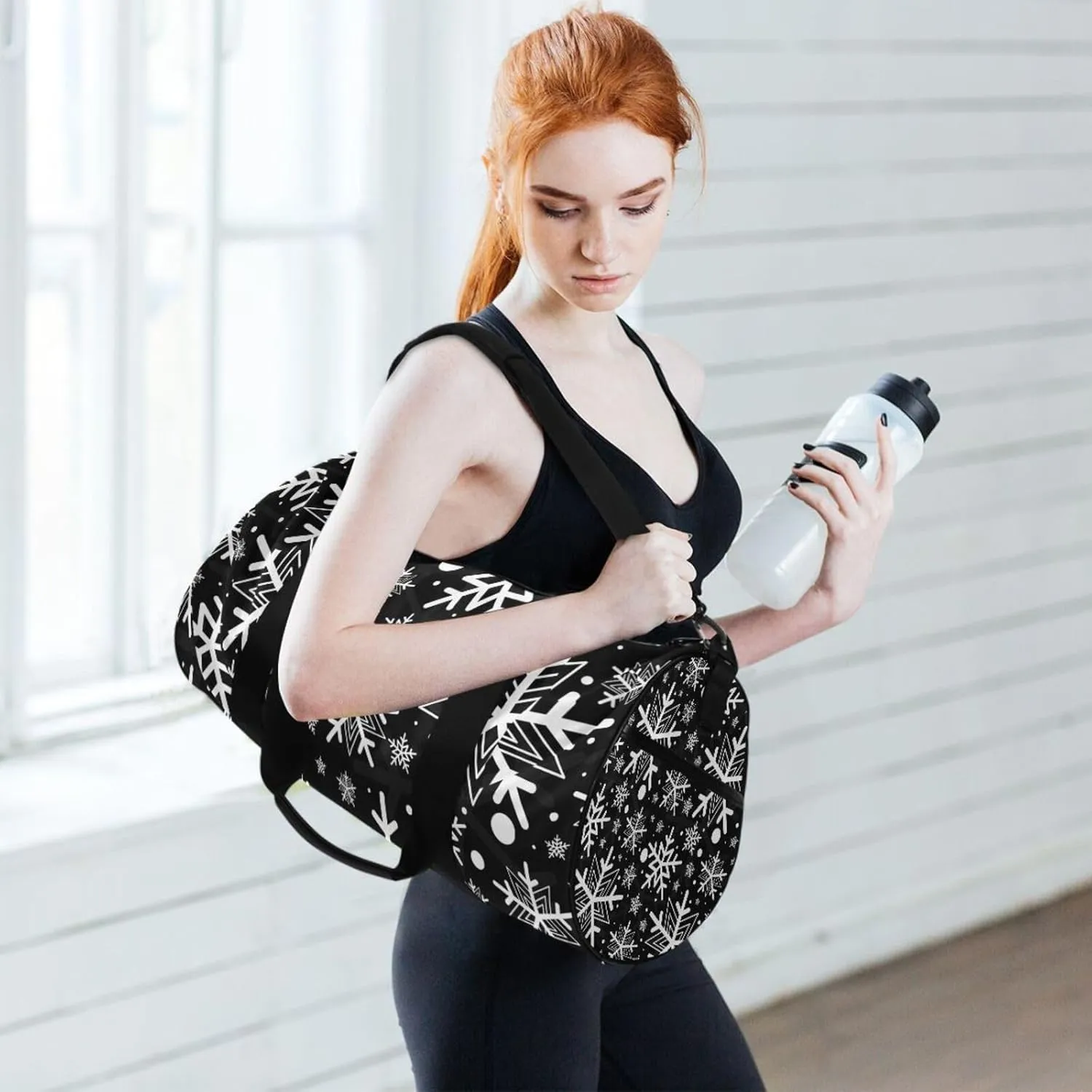 Black Background with Seamless White Snowflake Pattern Portable Gym Bag, Travel Bag, Luggage bag, Sports Bag, Toiletry Bag with Handles, Detachable Shoulder Strap 17.6 x 9 x 9 inch