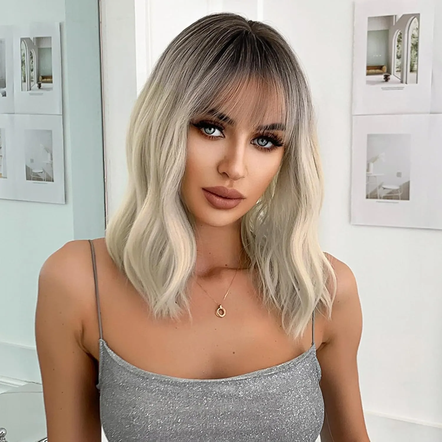 Blonde Wigs With Bangs Short Wavy Wig for Women 14 Inch Ombre Blonde Curly Shoulder Length Bob Wigs Synthetic fiber Hair for Daily Party Use
