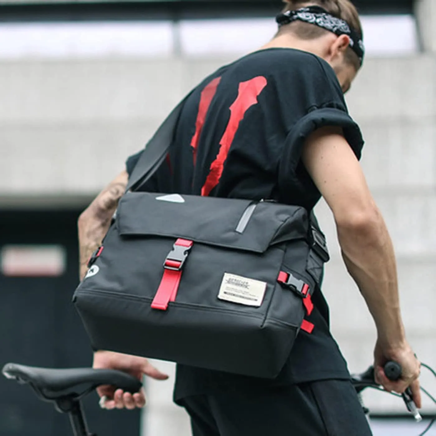 Classic Messenger Bag-Durable,Water-Resistant Small Messenger Laptop Bag for Men Women Crossbody Bike Satchel Message