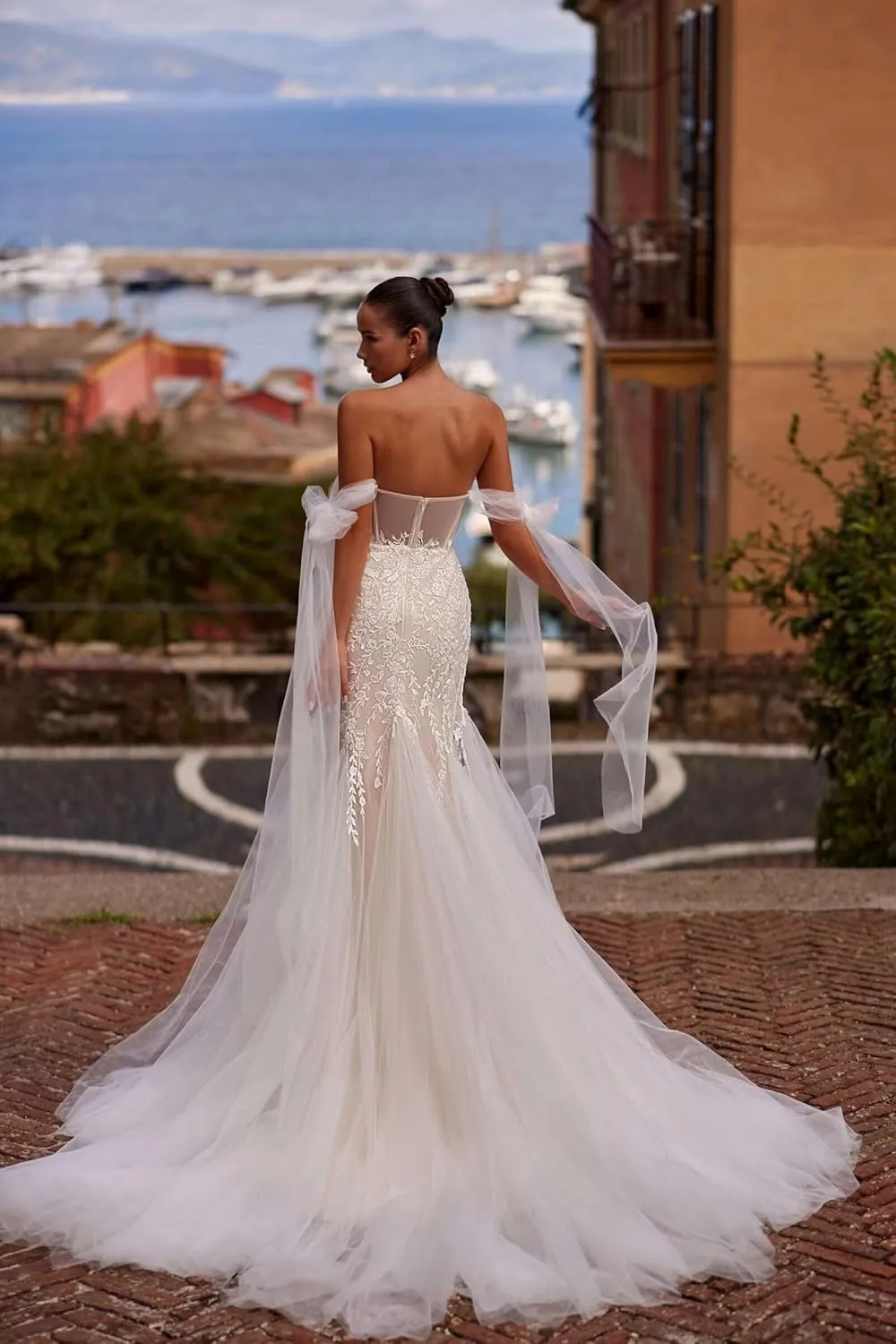 Lace Appliques Wedding Dress with Long Trian 2025 Off The Shoulder Tulle Bridal Gown