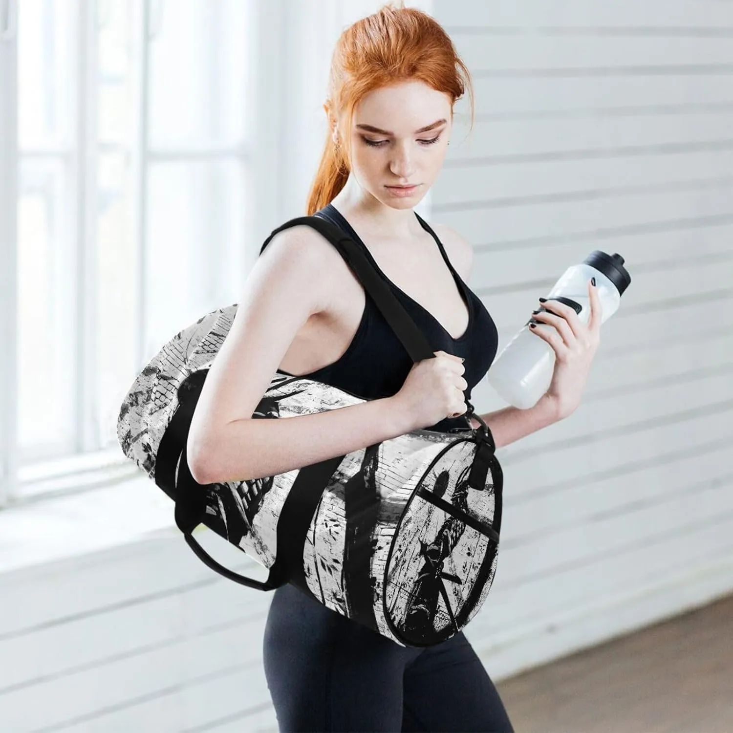 Retro Brick wall of a Japanese Warrior Graffiti Ink Circle Sun Portable Gym Bag, Travel Bag, Luggage bag, Sports Bag, Toiletry Bag with Handles, Detachable Shoulder Strap 17.6 x 9 x 9 inch