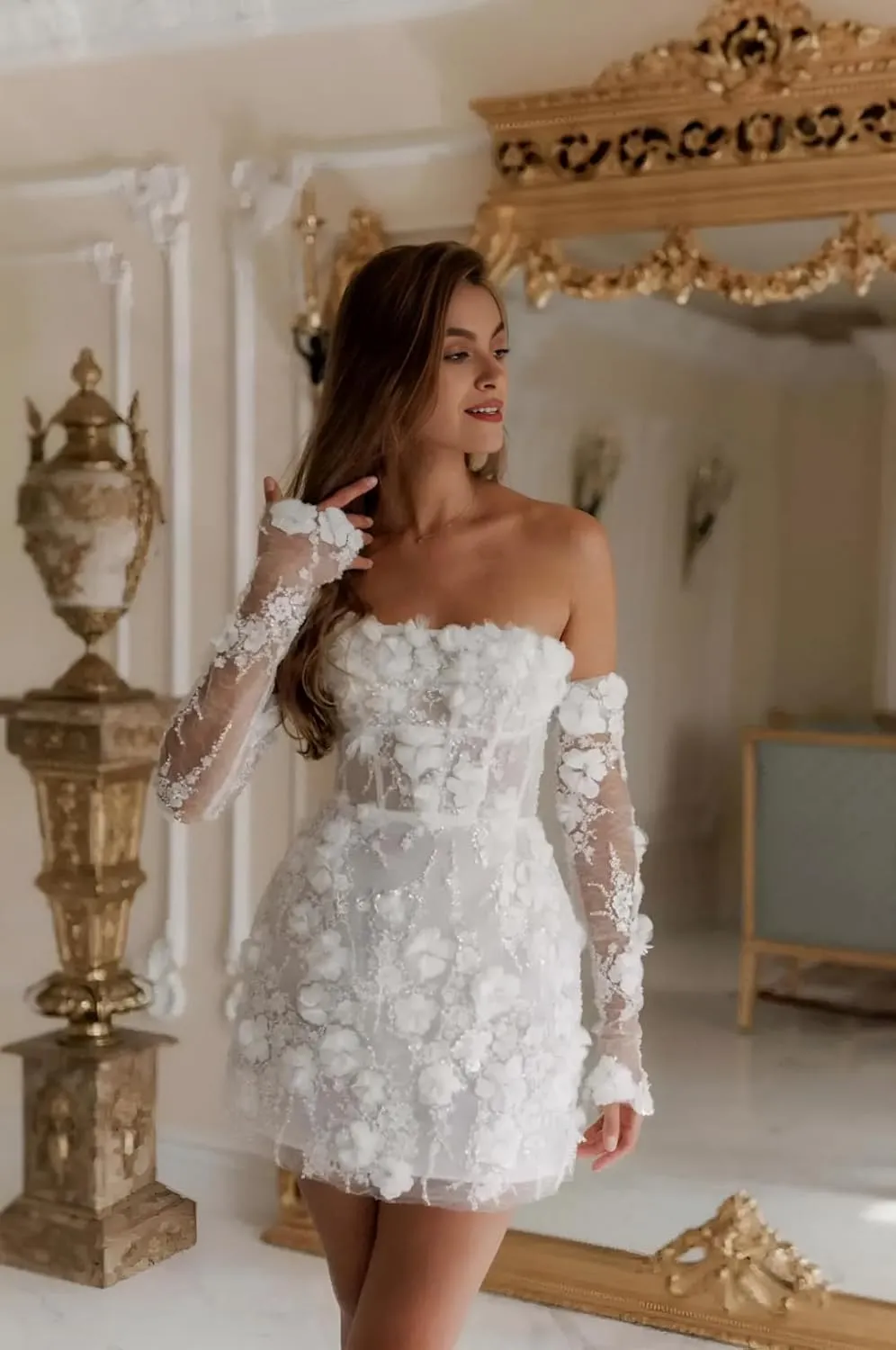 Short Wedding Dresses for Bride Beach Lace Strapless Tulle Applique Boho Mini Bridal Dress for Bride