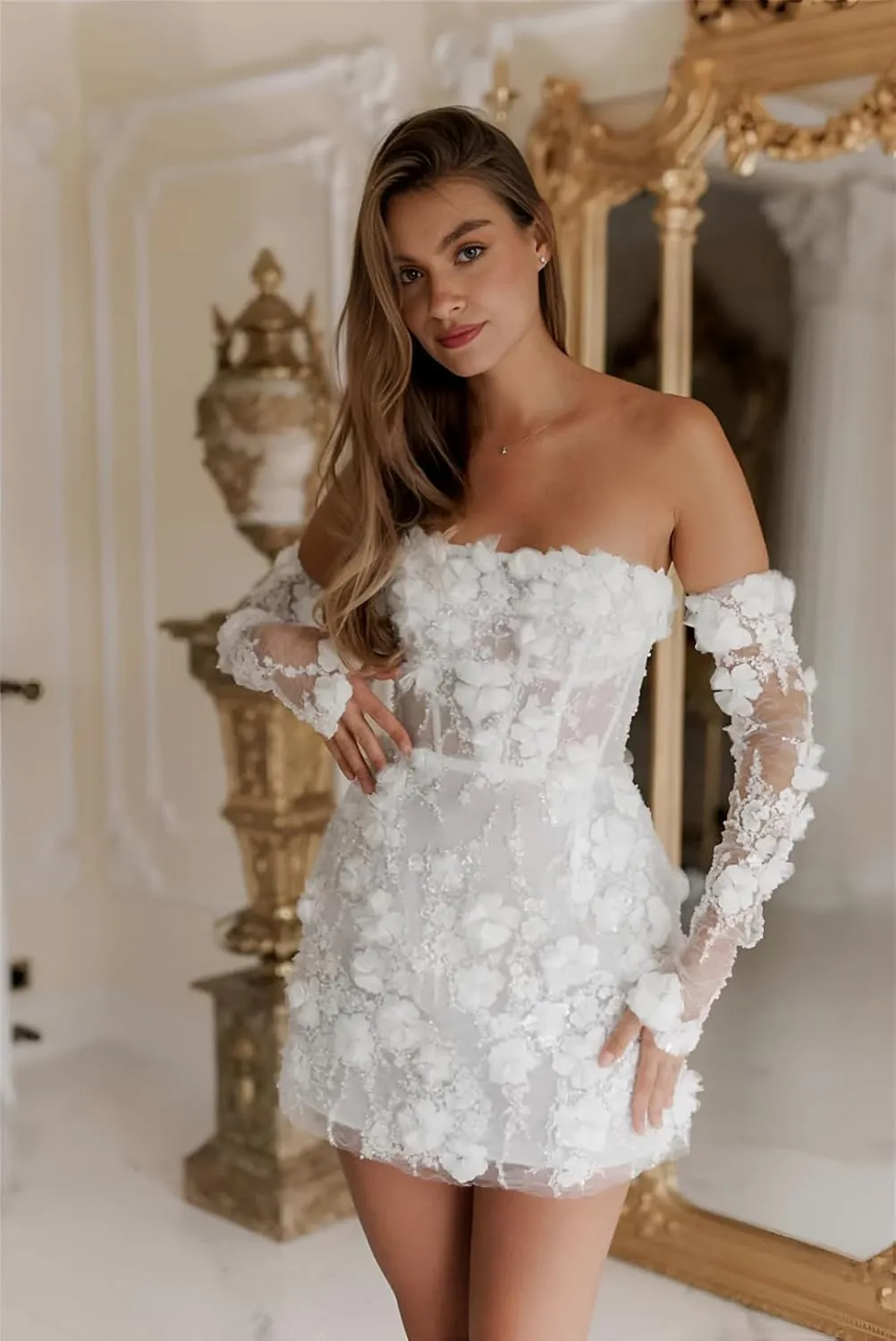 Short Wedding Dresses for Bride Beach Lace Strapless Tulle Applique Boho Mini Bridal Dress for Bride
