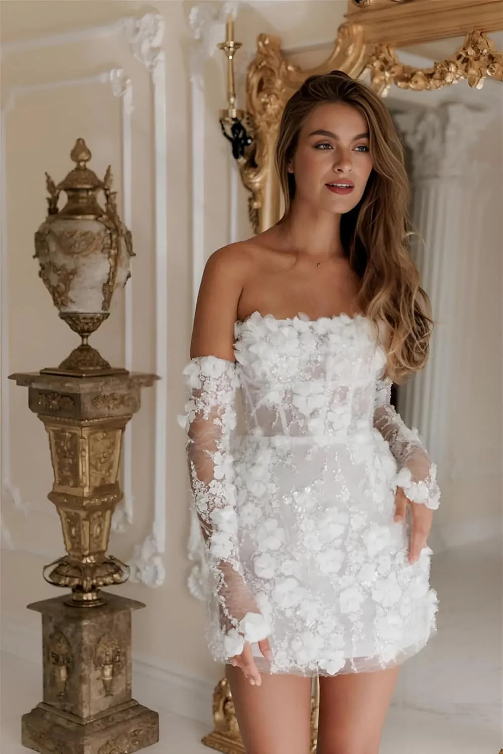 Short Wedding Dresses for Bride Beach Lace Strapless Tulle Applique Boho Mini Bridal Dress for Bride