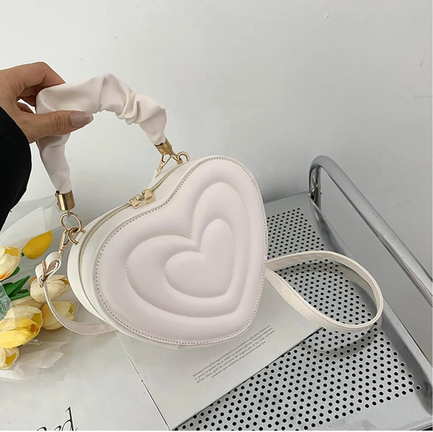 Women's Crossbody Bag Fashion Sweet Heart Shape Shoulder Bag Purse PU Leather Zipper Vintage Small Handbag