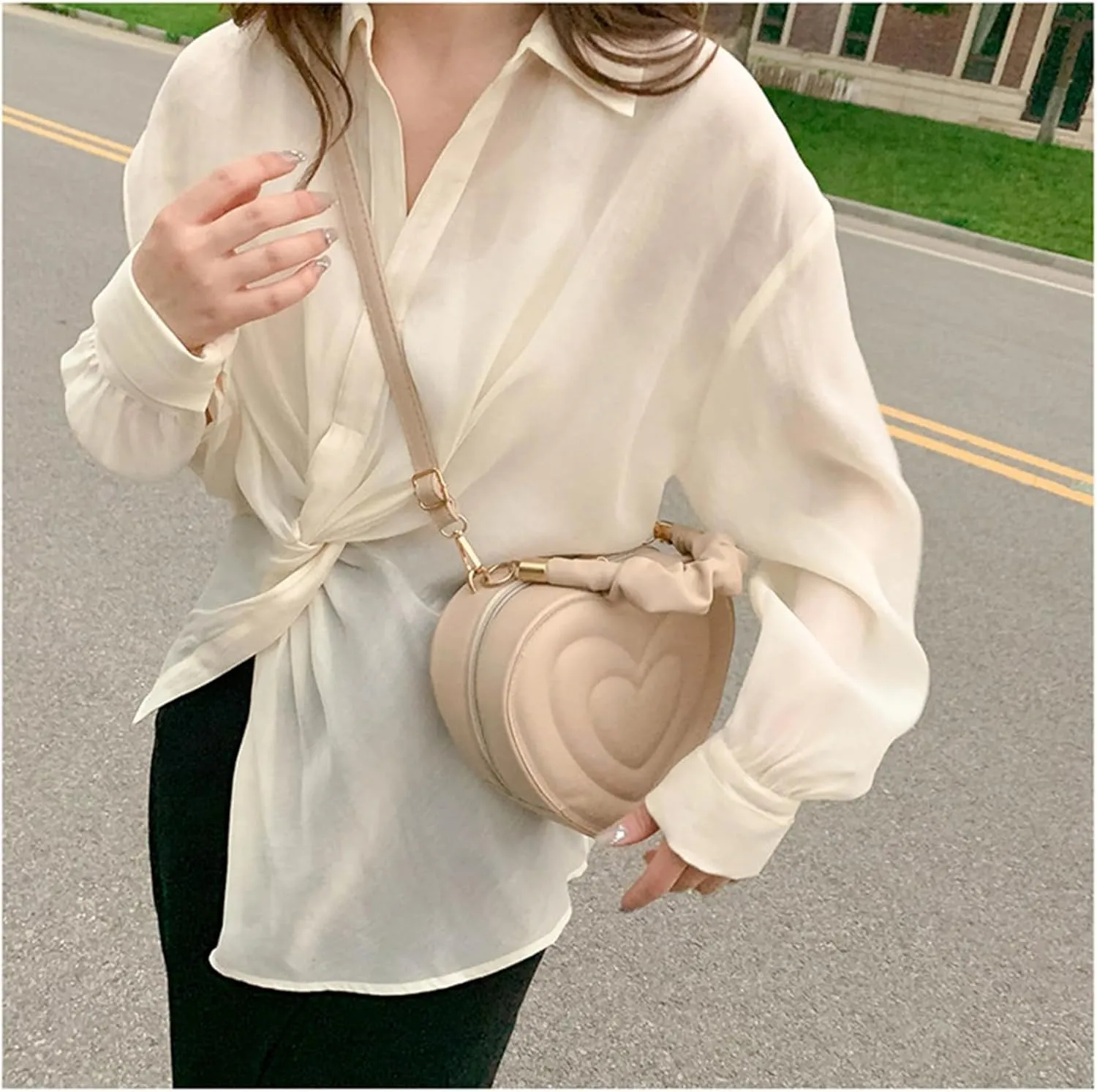 Women's Crossbody Bag Fashion Sweet Heart Shape Shoulder Bag Purse PU Leather Zipper Vintage Small Handbag