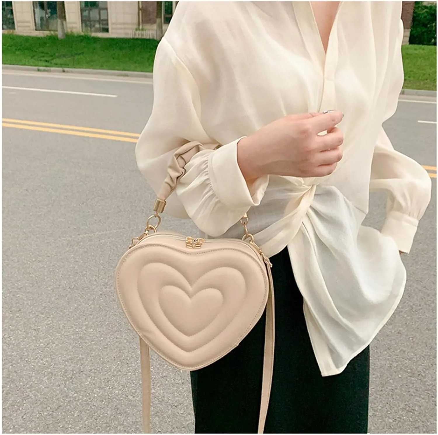 Women's Crossbody Bag Fashion Sweet Heart Shape Shoulder Bag Purse PU Leather Zipper Vintage Small Handbag