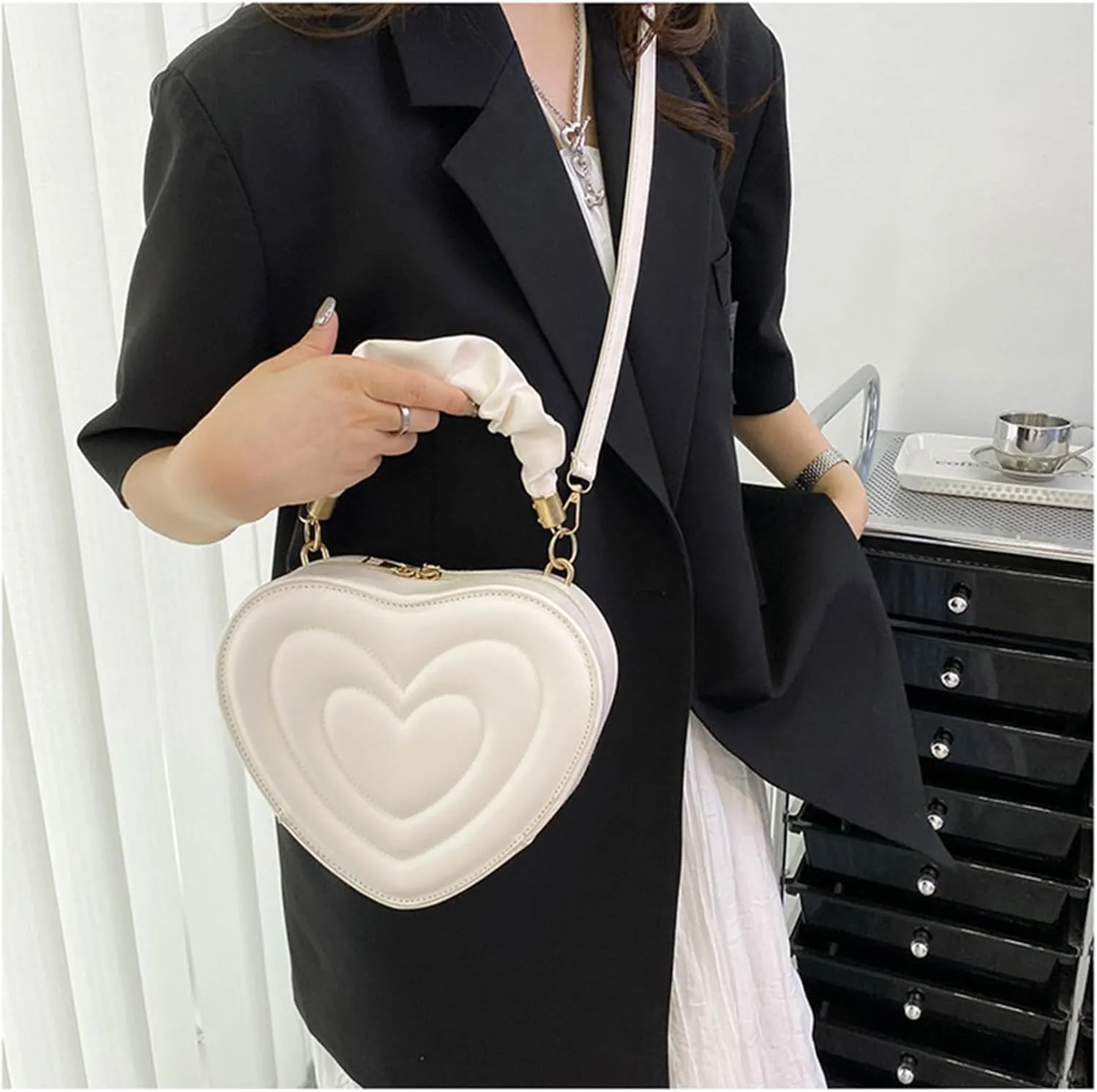 Women's Crossbody Bag Fashion Sweet Heart Shape Shoulder Bag Purse PU Leather Zipper Vintage Small Handbag
