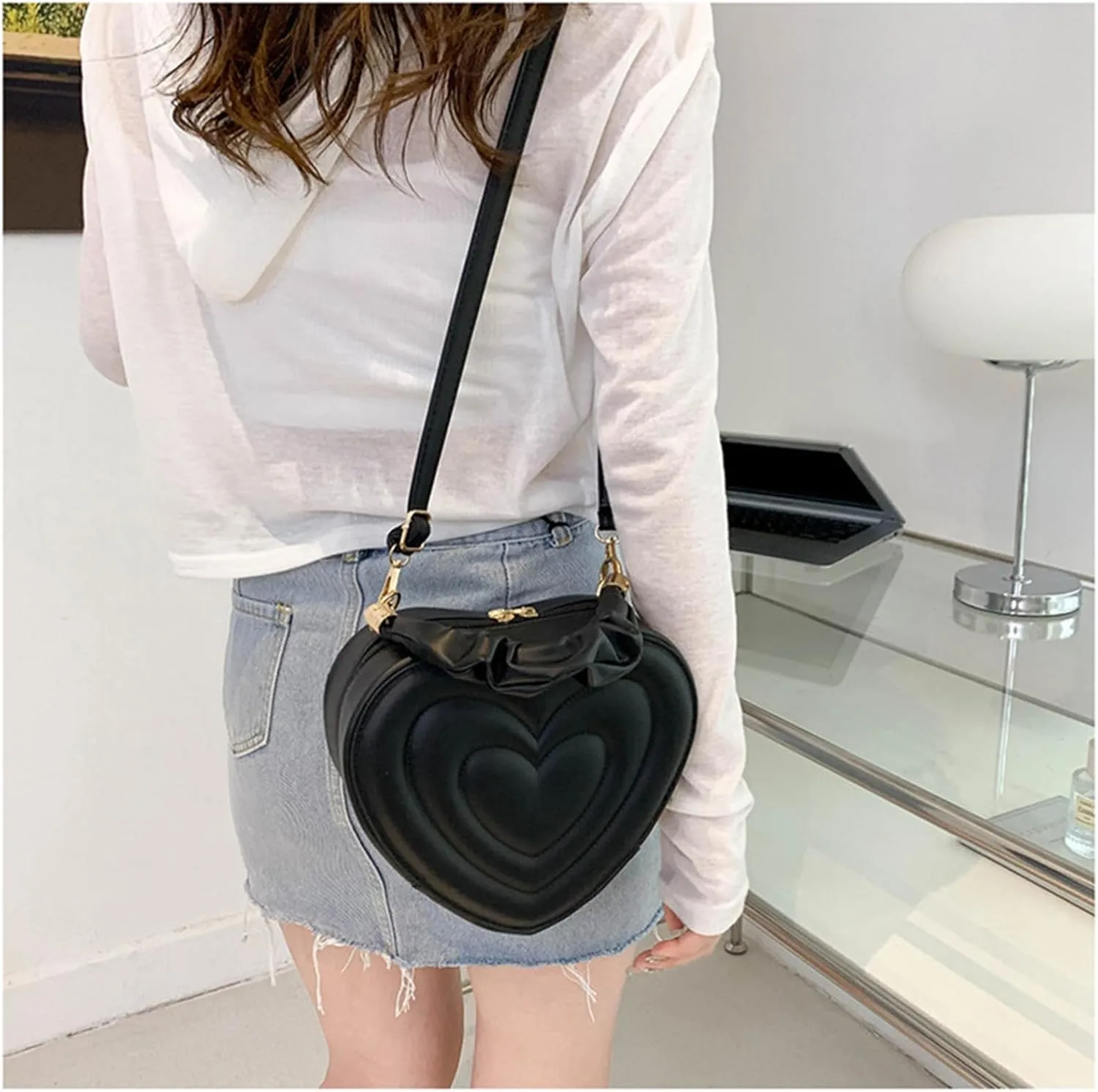 Women's Crossbody Bag Fashion Sweet Heart Shape Shoulder Bag Purse PU Leather Zipper Vintage Small Handbag