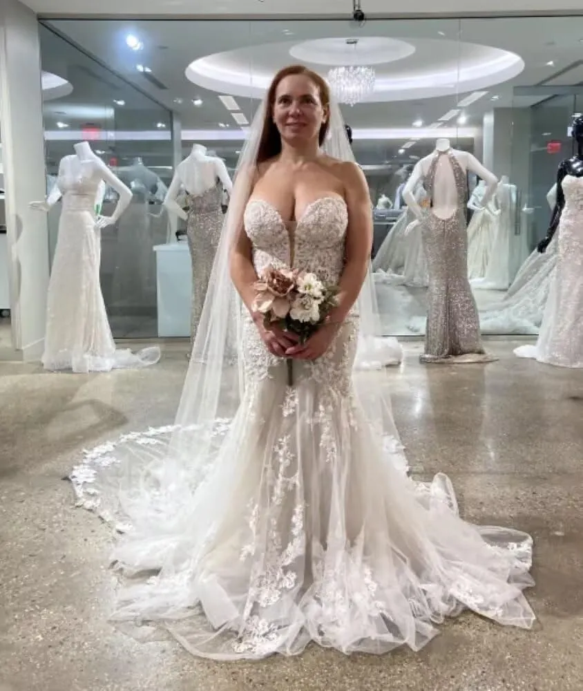 Women's Lace Mermaid Wedding Dresses for Bride Beach Tulle Applique Boho Bridal Dress for Bride with Train