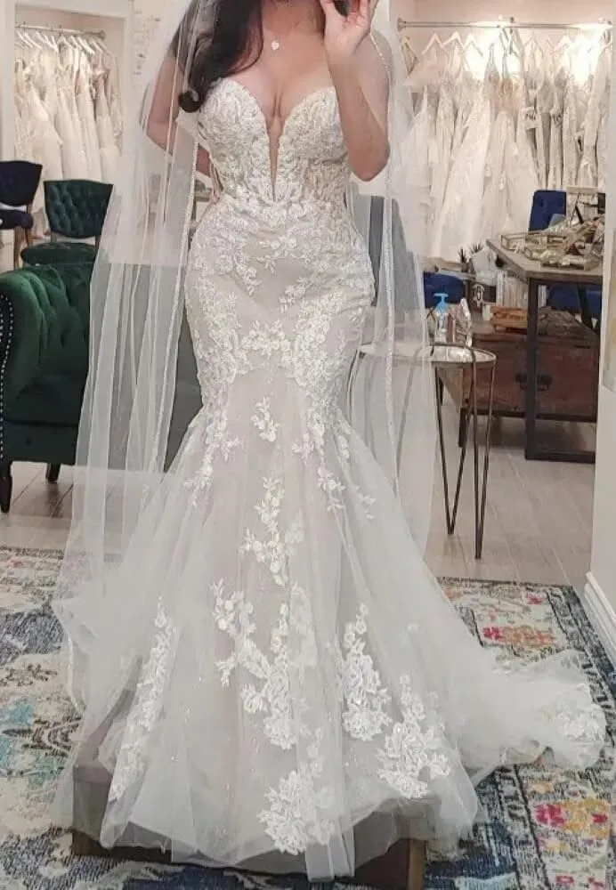 Women's Lace Mermaid Wedding Dresses for Bride Beach Tulle Applique Boho Bridal Dress for Bride with Train