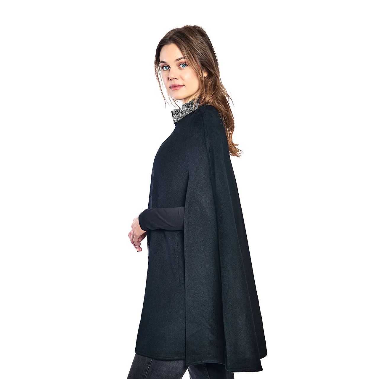 Wool Cape w. Front Zipper & Hand Embroidery Collar - Black