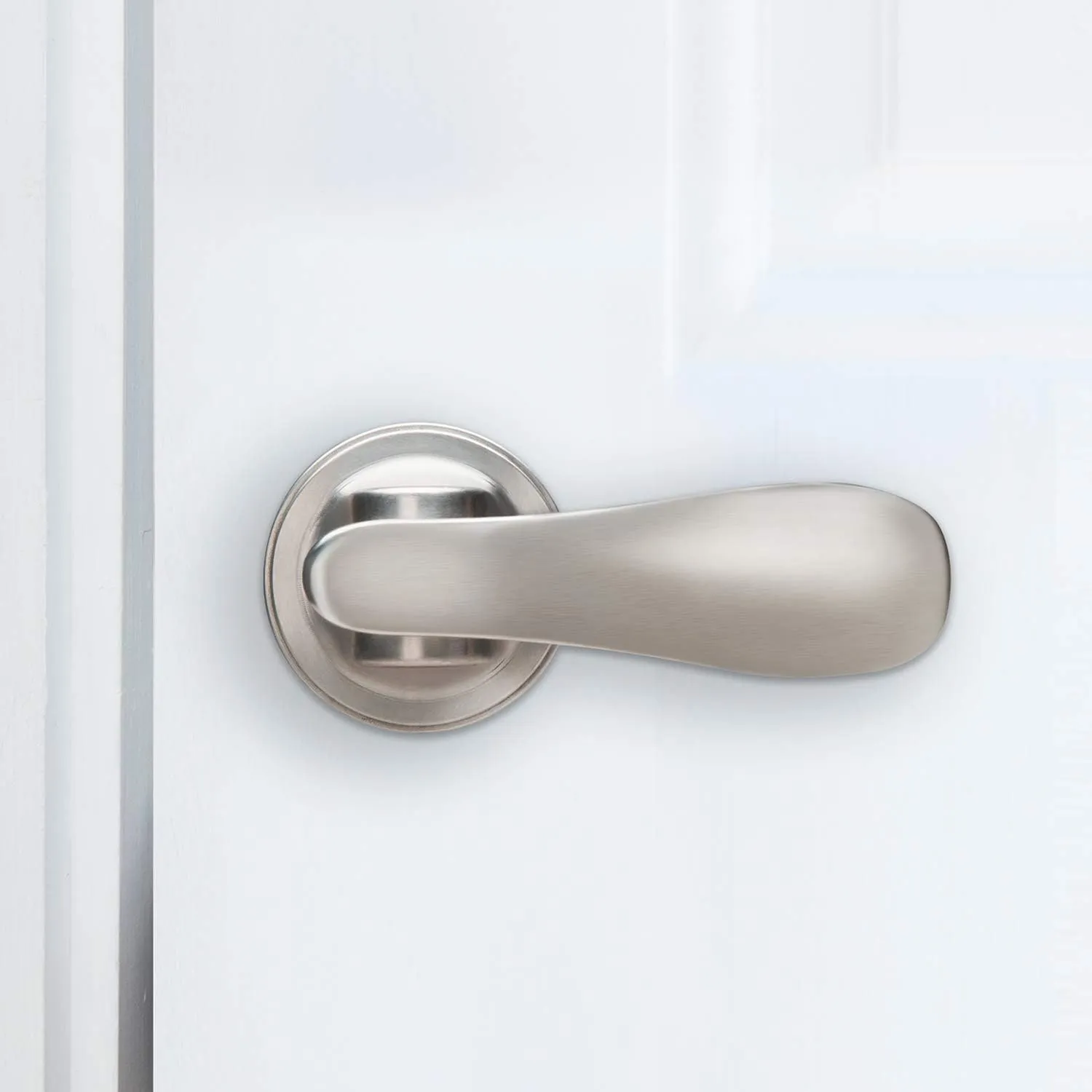 Yale P5101N01 Navis Paddle Passage Lever (Push/Pull to Open), Hands-Free Opening – Push with Your Hip, Satin Nickel